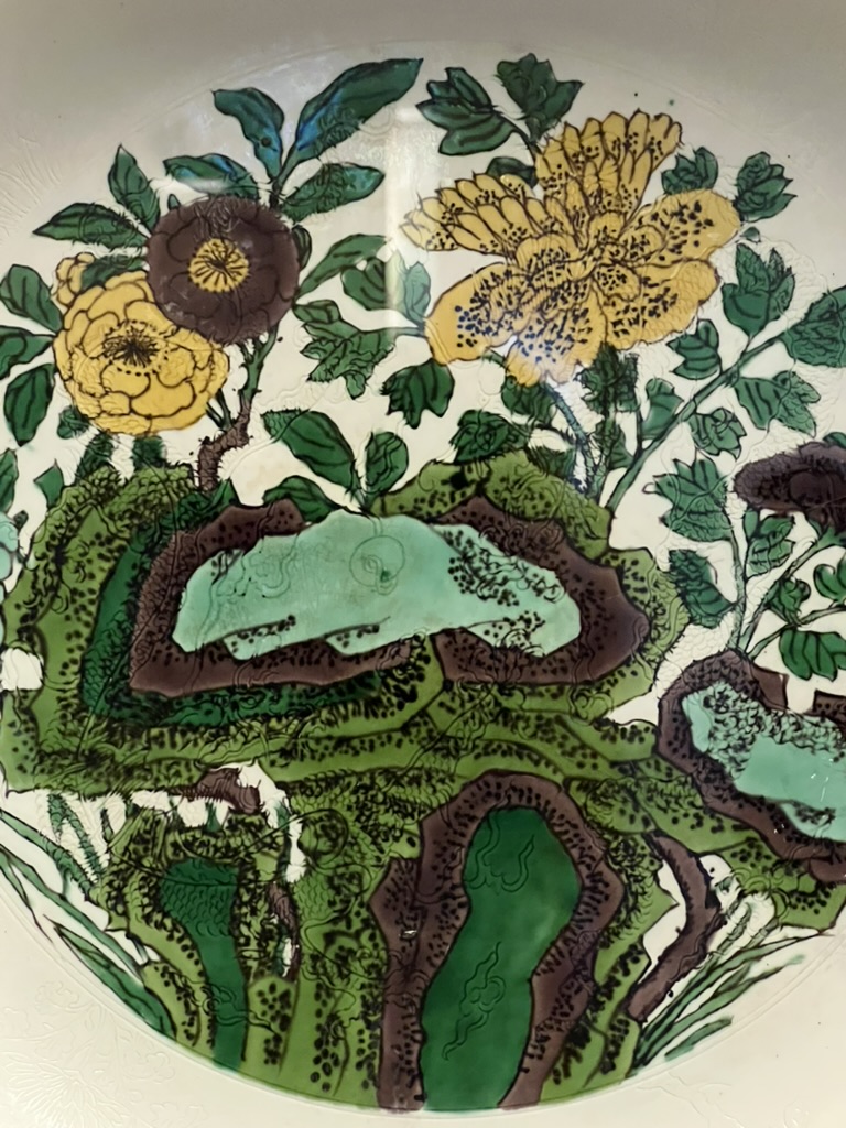 decoracion de flores en cuenco de porcelana